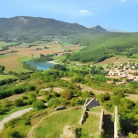 Avec Vue Sur La Montagne à Puivert. * Puivert