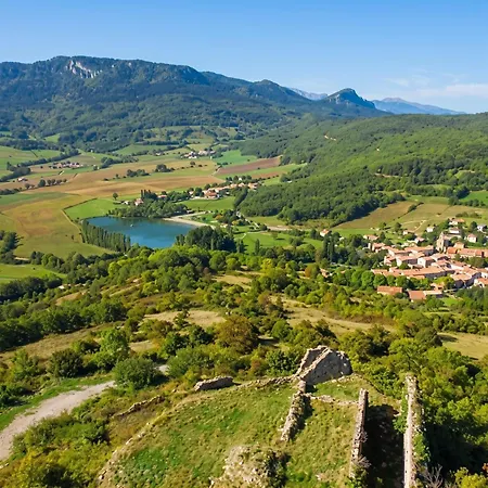 Avec Vue Sur La Montagne A Puivert. Semesterbostad